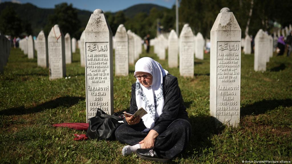 Völkermord von Srebrenica Niederlande zum ersten Mal Völkermord von Srebrenica Niederlande zum ersten Mal