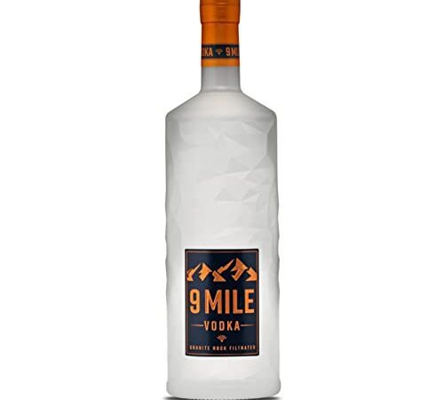 9 MILE Vodka 3 Liter (37,5% Vol.) - inkl. LED-Beleuchtung - Granite Rock Filtrated Premium Wodka - 4-fach destilliert - Milder Geschmack - Bekannt aus Deutschrap & HipHop - Longdrink oder Shot - 3,0l